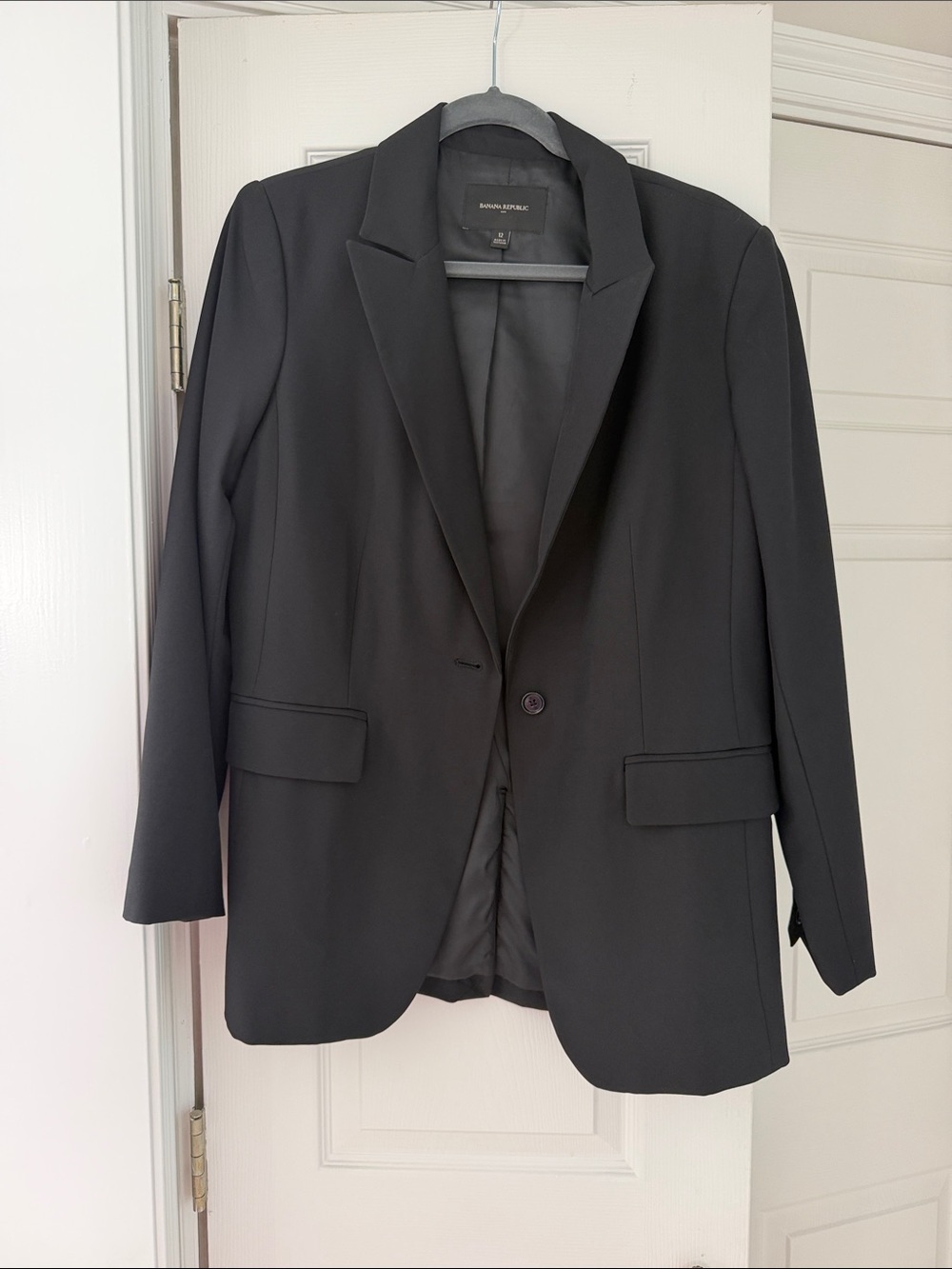Banana Republic Black Tailored Single-Button Blazer
